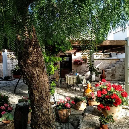 Trulli Monteallegro * Ceglie Messapica